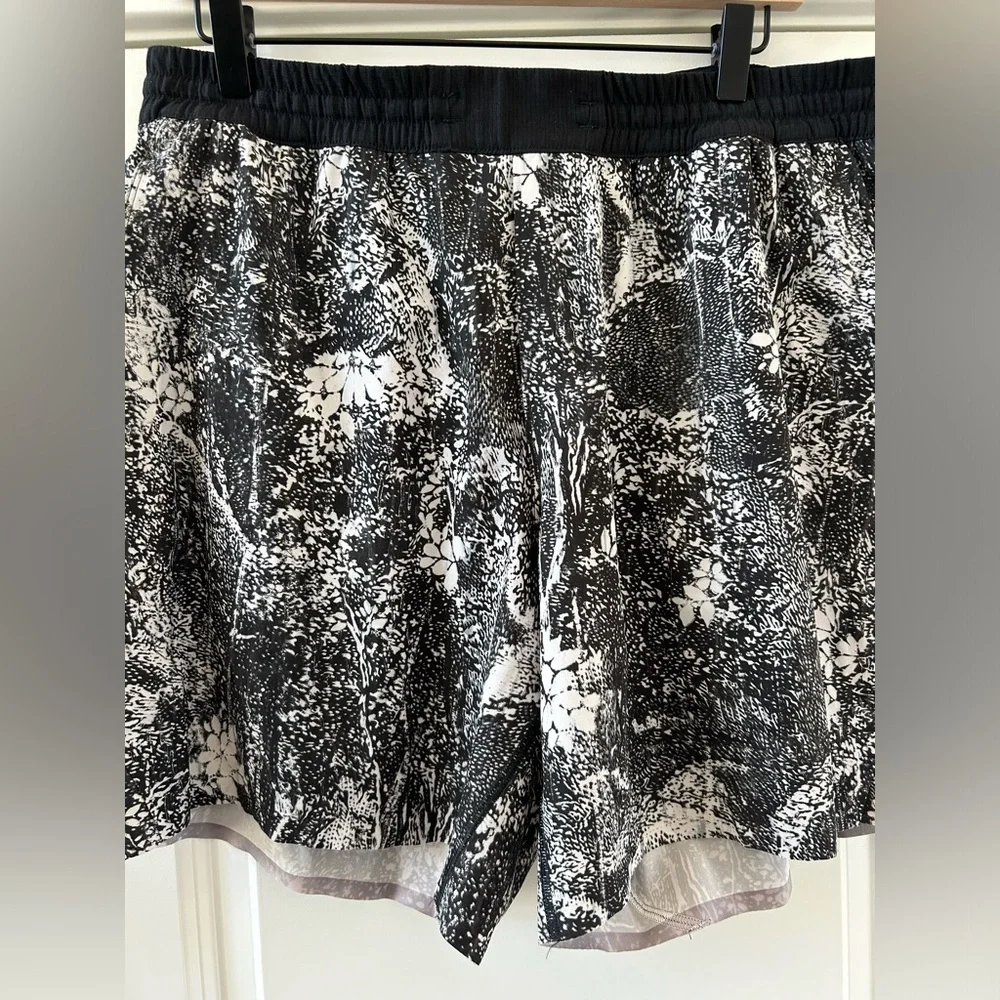 Lululemon Channel Cross Short *7